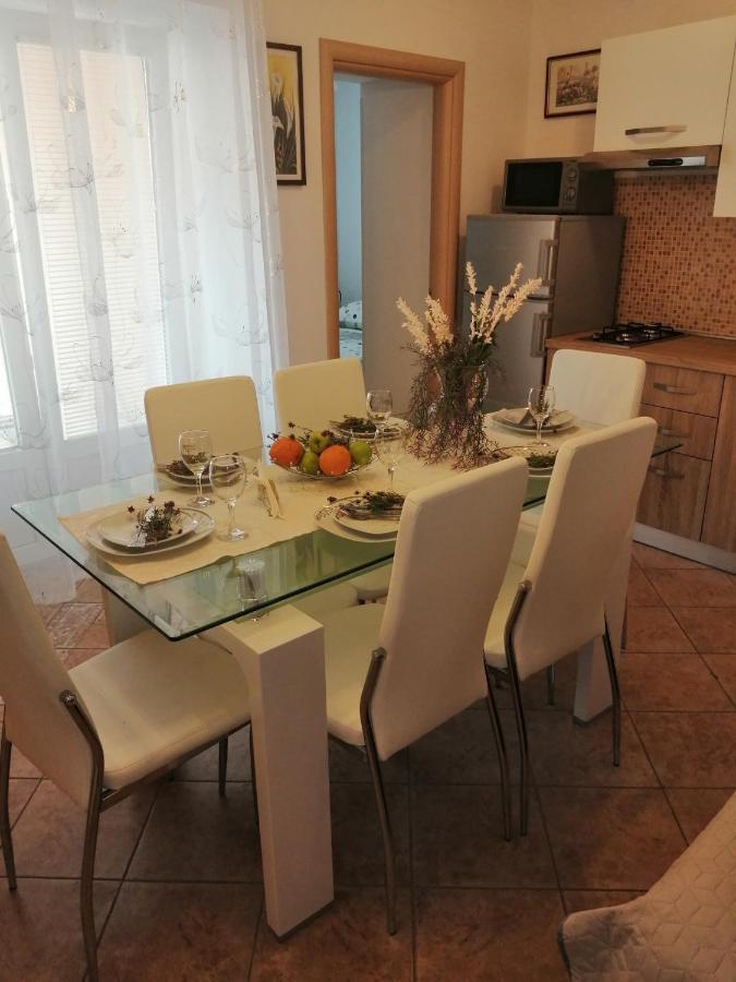 אומאג Apartments Villa Nona מראה חיצוני תמונה