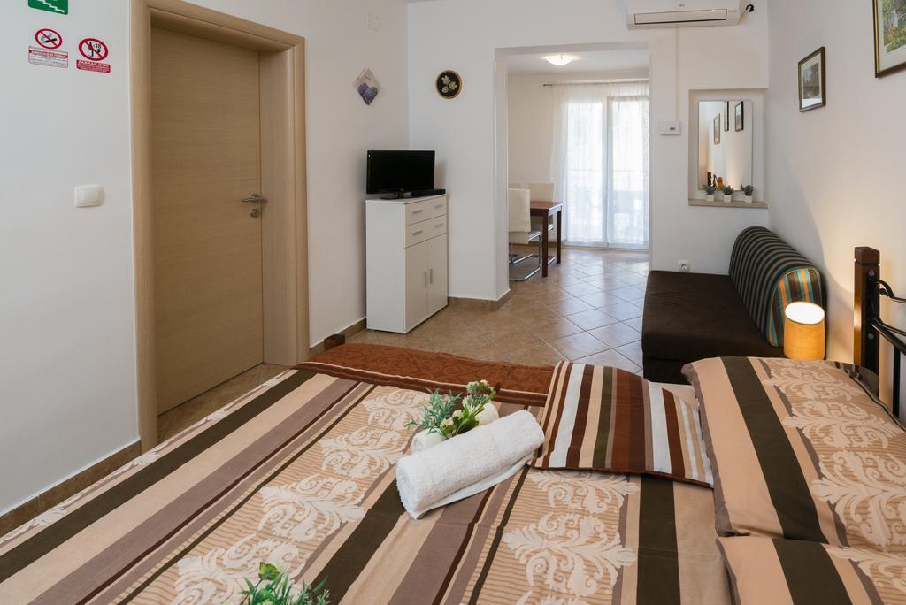 אומאג Apartments Villa Nona מראה חיצוני תמונה